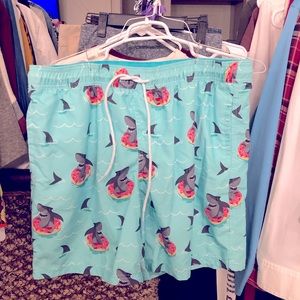 Playful men’s trunks. Sz L